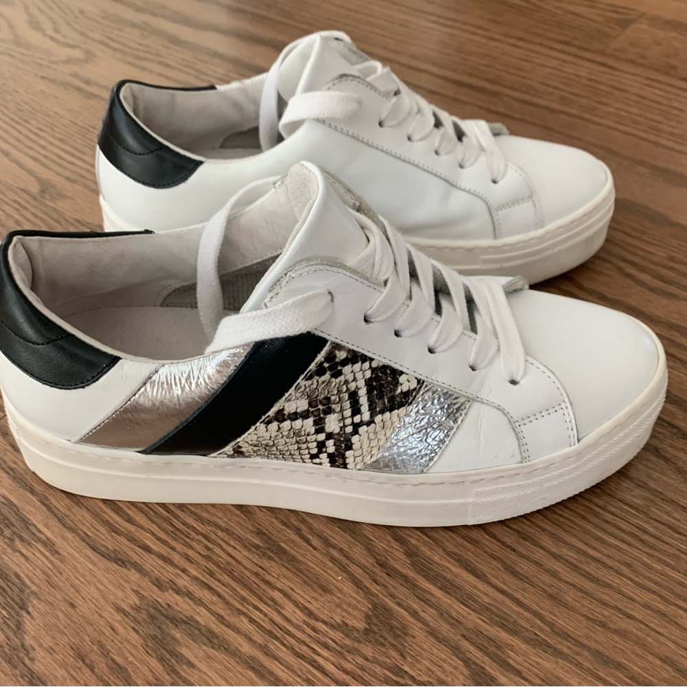 NEW L'idea by Lori fashion sneaker with black/snake skin/silver stripes.